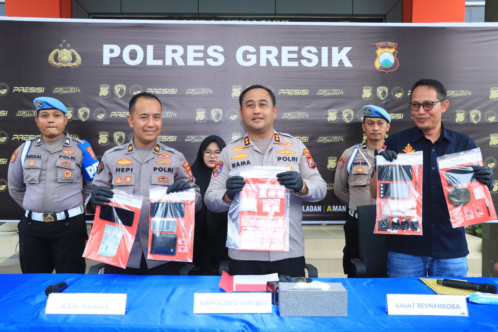 Polres Gresik Ringkus Jaringan Narkoba Lintas Kota Gresik dan Surabaya, Sita 68,211 Gram Sabu