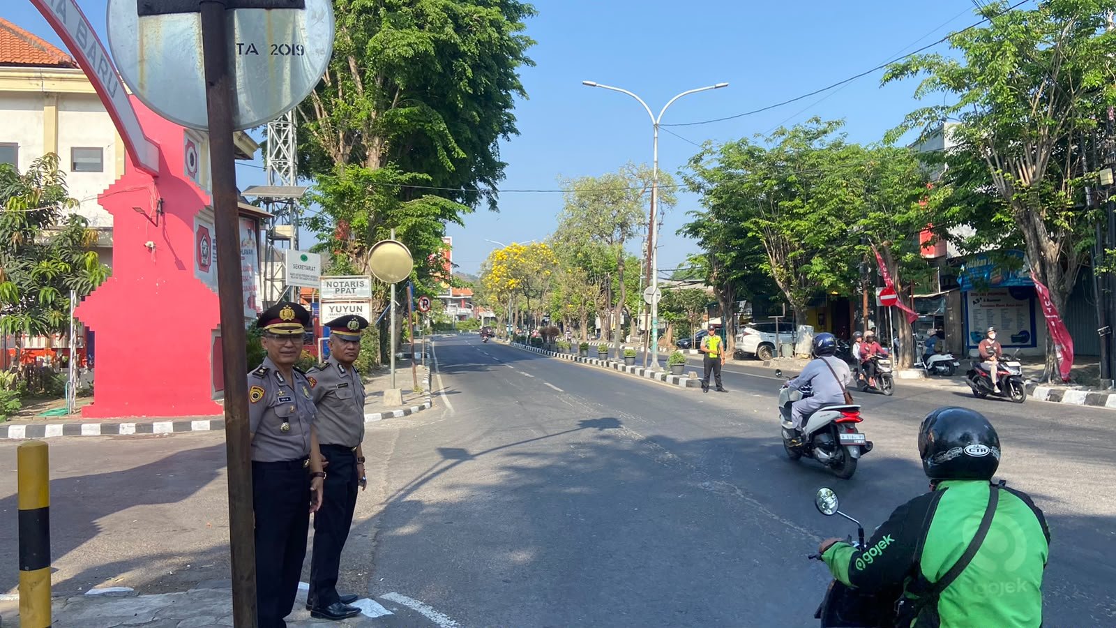 Pastikan Kelancaran Arus lalu lintas, Kapolres Gresik Turun Langsung cek personil dan Atur Lalu Lintas
